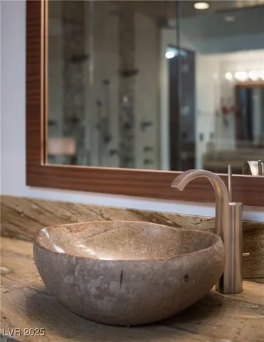 $6,750,000 | 17 Soaring Bird Court, Las Vegas, NV 89135