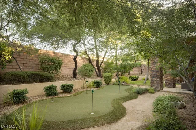 $6,750,000 | 17 Soaring Bird Court, Las Vegas, NV 89135