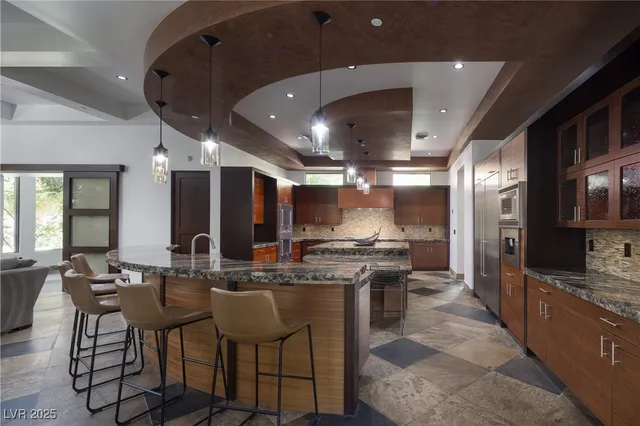 $6,750,000 | 17 Soaring Bird Court, Las Vegas, NV 89135
