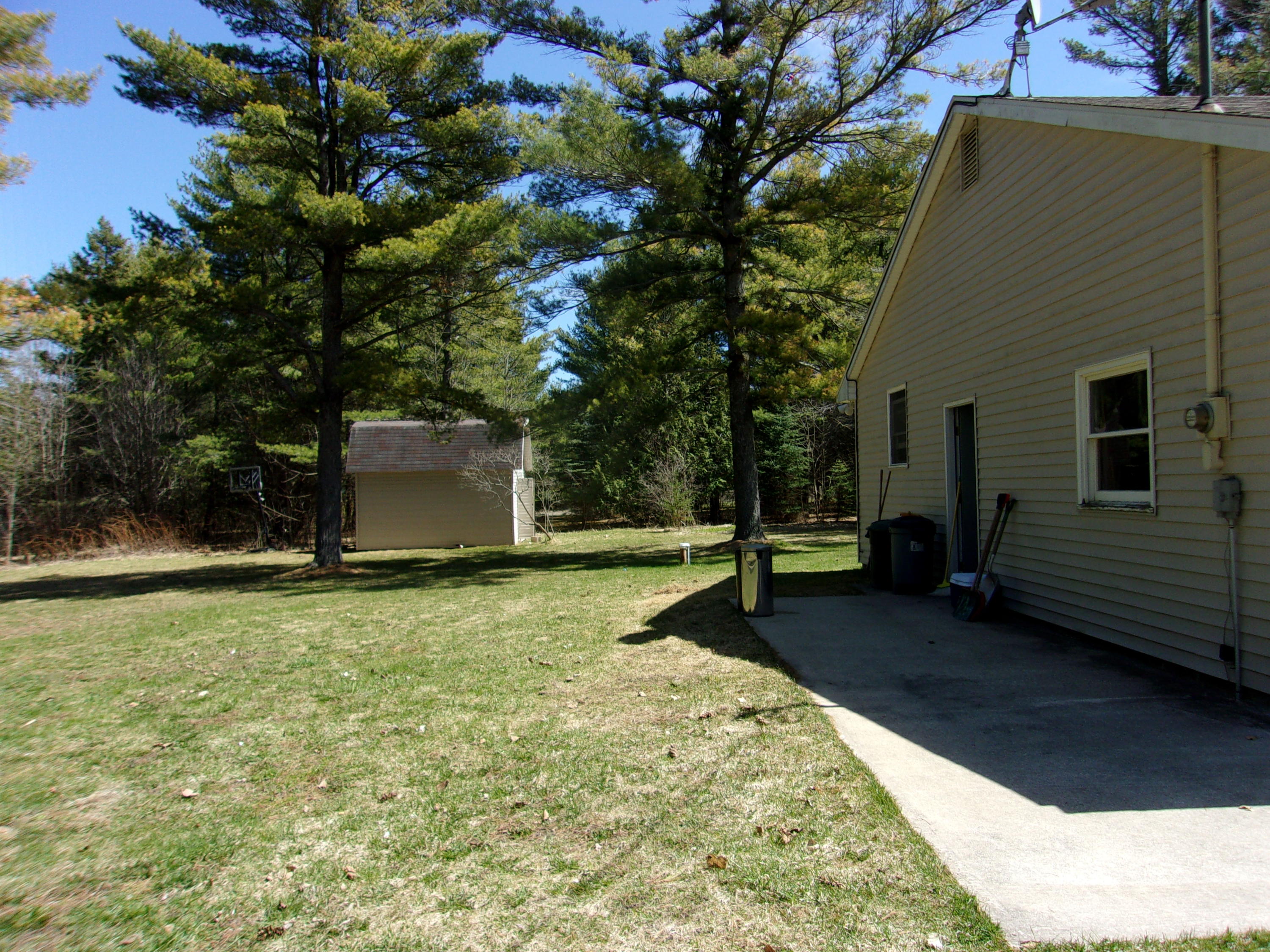 9054 Addison Drive Cheboygan, MI 49721 - Photo 4 of 28 Gallery Image 4