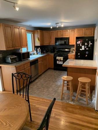 4 Pontiac Road Walpole, MA 02081 - Photo 11 of 19 Gallery Image 11