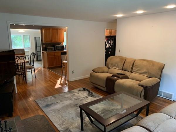 4 Pontiac Road Walpole, MA 02081 - Photo 7 of 19 Gallery Image 7