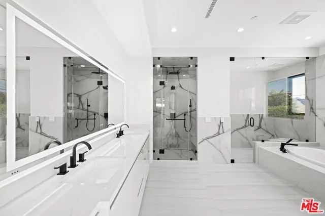 a picture of city view