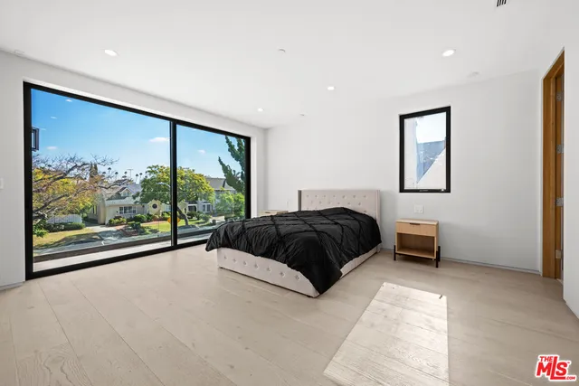 $29,900 | 213 North Palm Drive, Beverly Hills, CA 90210