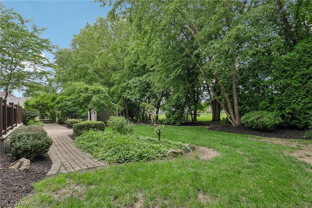 8615 Raintree Run Youngstown, OH 44514 - Photo 43 of 48