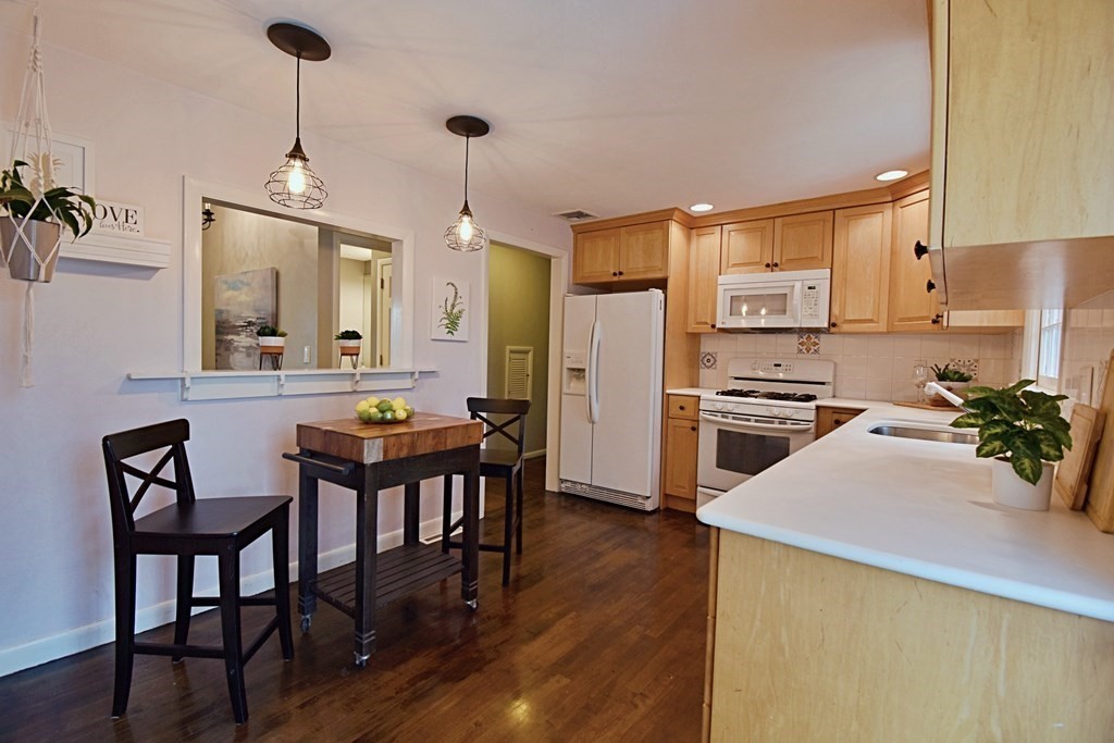 41 Ledgewood Road Framingham, MA 01701 - Photo 12 of 42