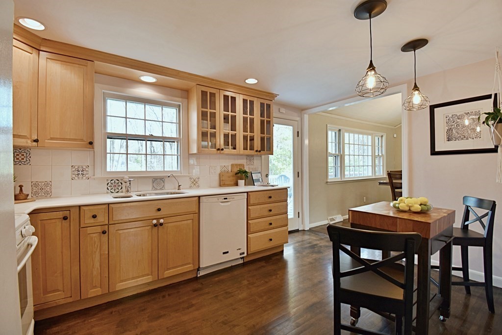 41 Ledgewood Road Framingham, MA 01701 - Photo 13 of 42