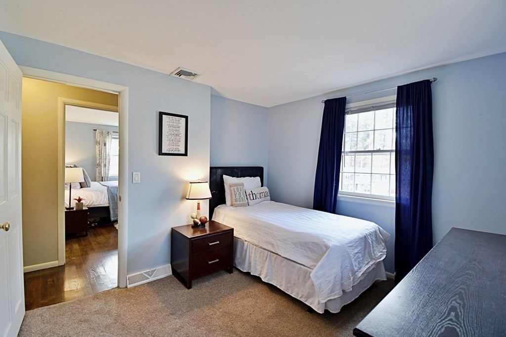 41 Ledgewood Road Framingham, MA 01701 - Photo 22 of 42