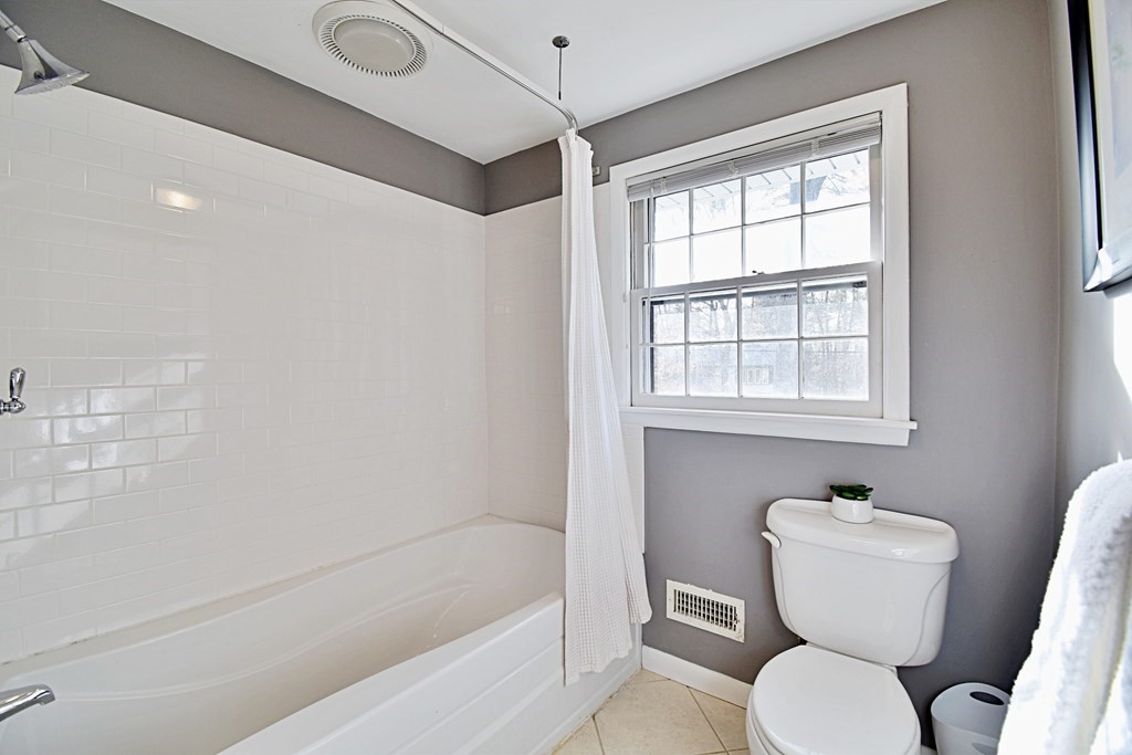 41 Ledgewood Road Framingham, MA 01701 - Photo 26 of 42