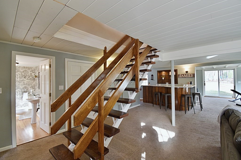 41 Ledgewood Road Framingham, MA 01701 - Photo 27 of 42