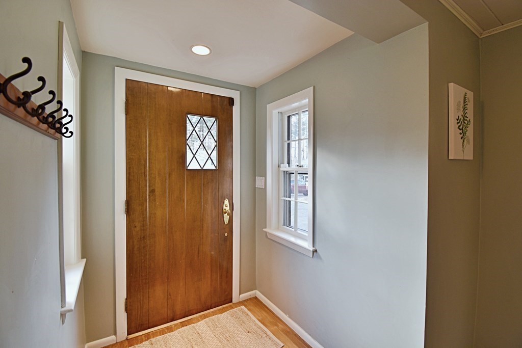 41 Ledgewood Road Framingham, MA 01701 - Photo 3 of 42