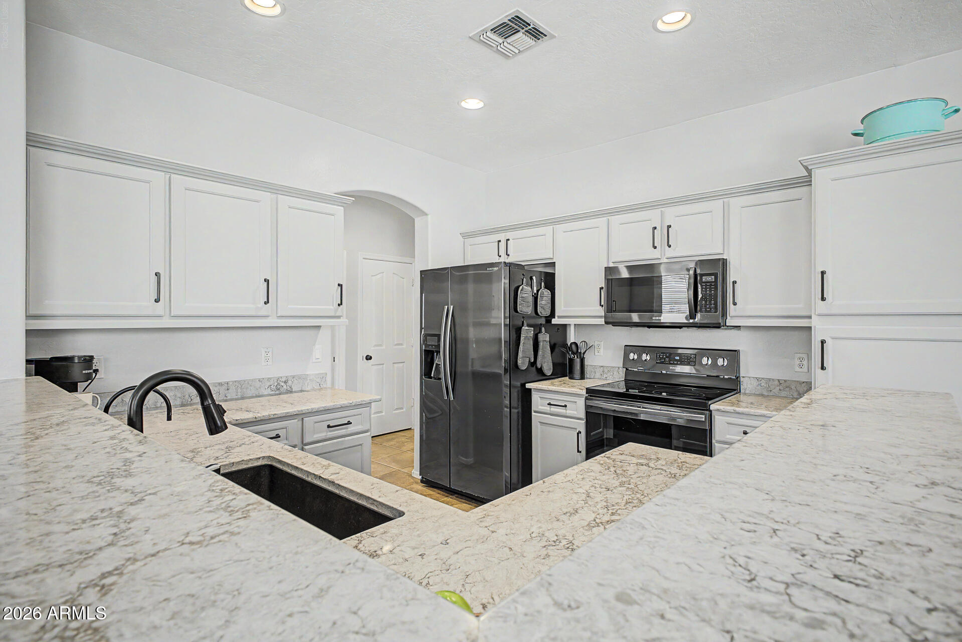 6492 South View Lane Gilbert, AZ 85298 - Photo 13 of 31
