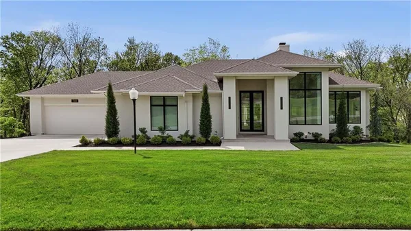 $1,695,000 | 7300 Northwest Pampas Lane, Parkville, MO 64152