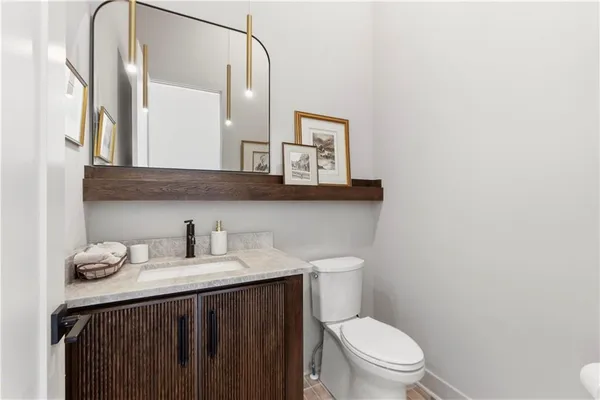 $1,695,000 | 7300 Northwest Pampas Lane, Parkville, MO 64152