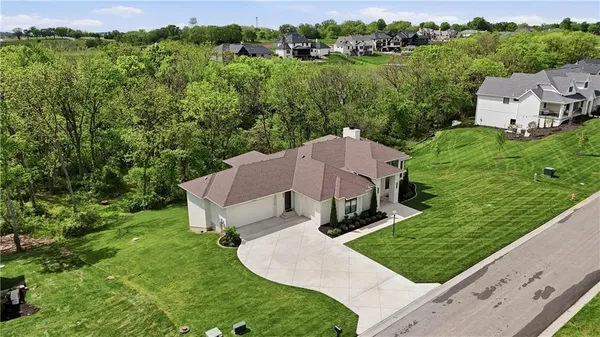 $1,695,000 | 7300 Northwest Pampas Lane, Parkville, MO 64152