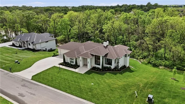$1,695,000 | 7300 Northwest Pampas Lane, Parkville, MO 64152