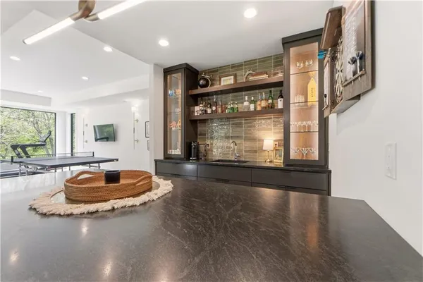 $1,695,000 | 7300 Northwest Pampas Lane, Parkville, MO 64152