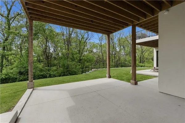 $1,695,000 | 7300 Northwest Pampas Lane, Parkville, MO 64152