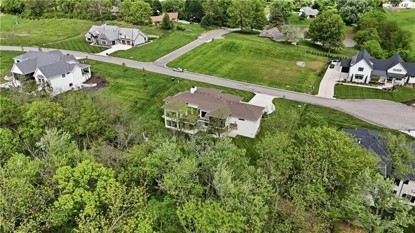$1,695,000 | 7300 Northwest Pampas Lane, Parkville, MO 64152