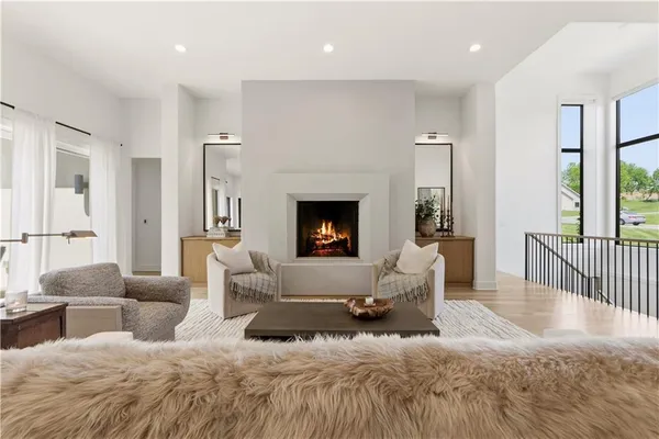 $1,695,000 | 7300 Northwest Pampas Lane, Parkville, MO 64152