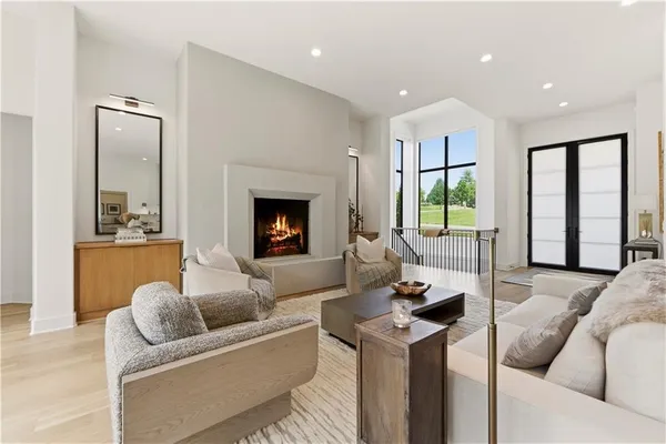 $1,695,000 | 7300 Northwest Pampas Lane, Parkville, MO 64152