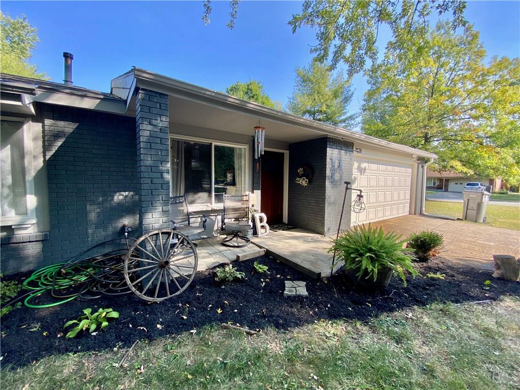 7631 Miracle Road Indianapolis, IN 46237 - Photo 5 of 41 Gallery Image 5