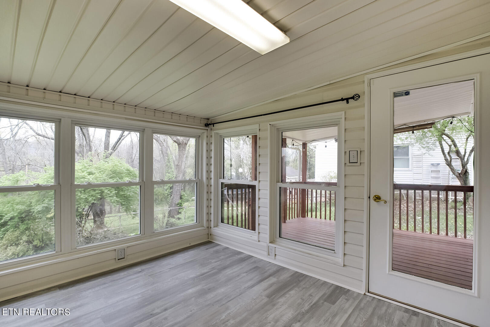 116 Arizona Road Oak Ridge, TN 37830 - Photo 12 of 42 12_ArizonaRoad_116_SunPorch01
