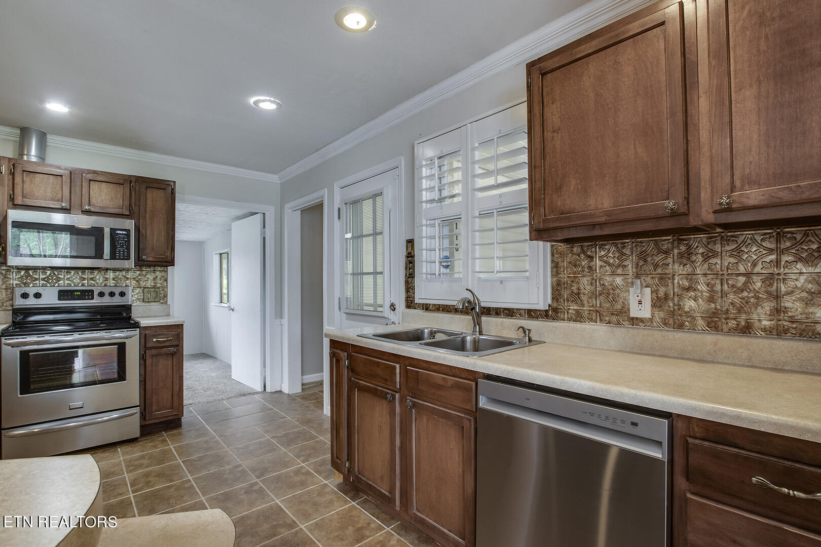 116 Arizona Road Oak Ridge, TN 37830 - Photo 18 of 42 18_ArizonaRoad_116_Kitchen04