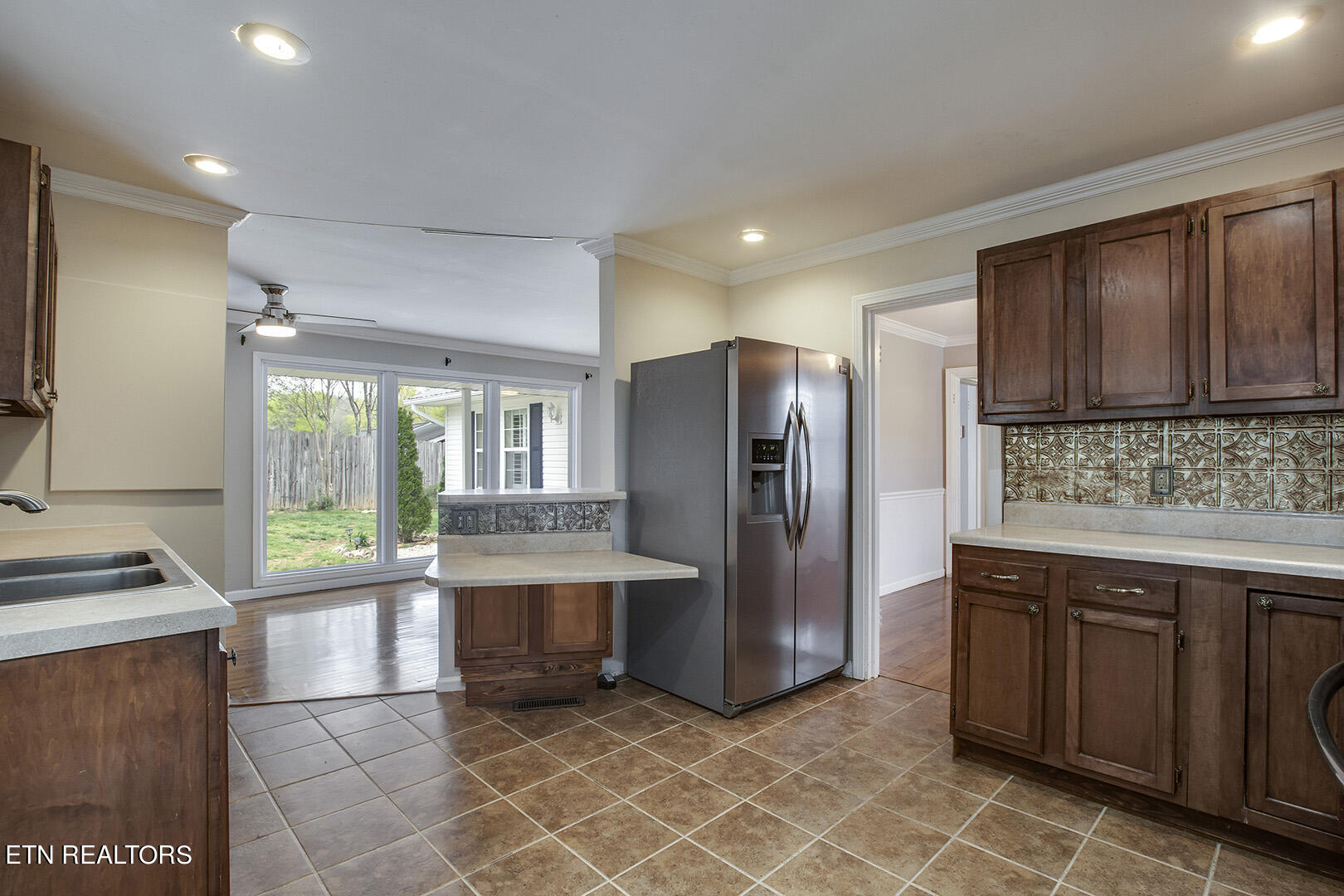 116 Arizona Road Oak Ridge, TN 37830 - Photo 21 of 42 21_ArizonaRoad_116_Kitchen05