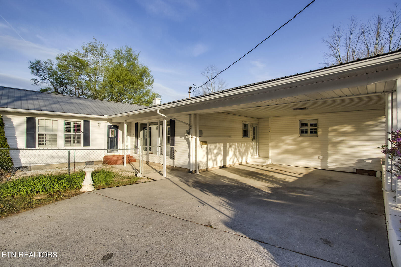 116 Arizona Road Oak Ridge, TN 37830 - Photo 3 of 42 03_ArizonaRoad_116_Carport