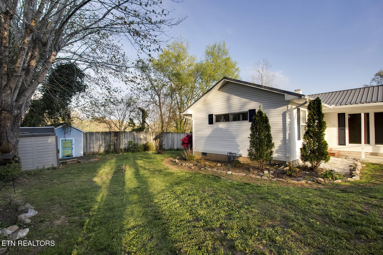 116 Arizona Road Oak Ridge, TN 37830 - Photo 40 of 42 40_ArizonaRoad_116_SideYard