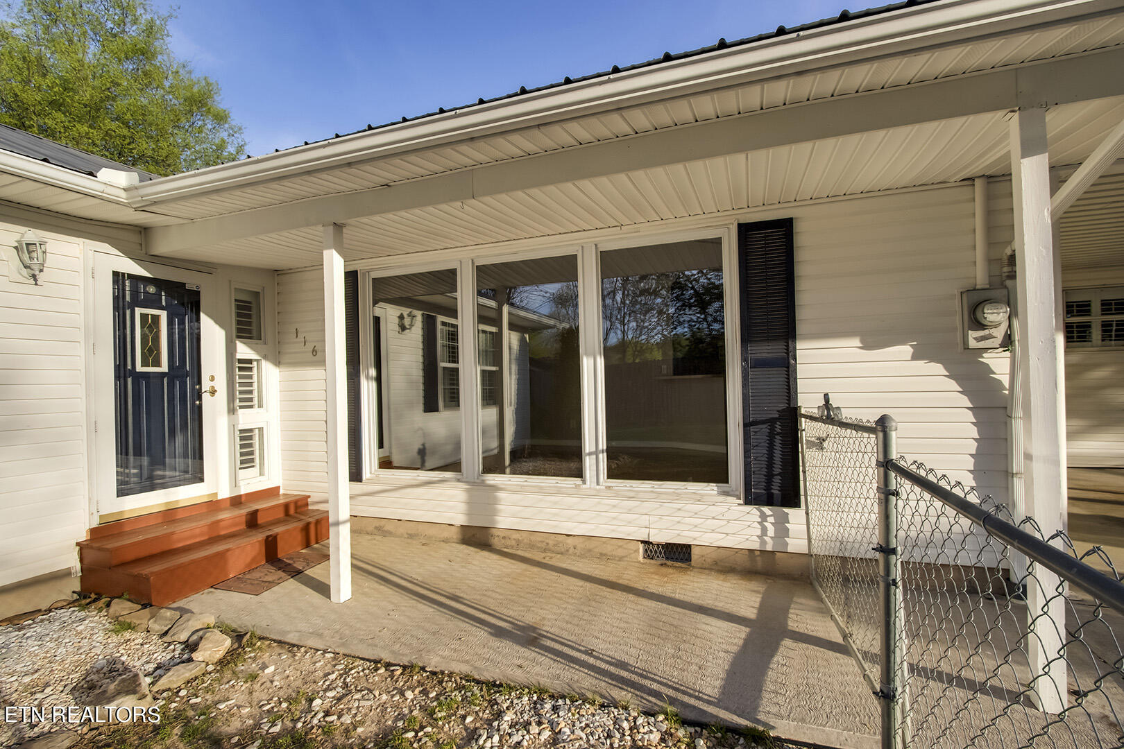 116 Arizona Road Oak Ridge, TN 37830 - Photo 4 of 42 04_ArizonaRoad_116_FrontEntry