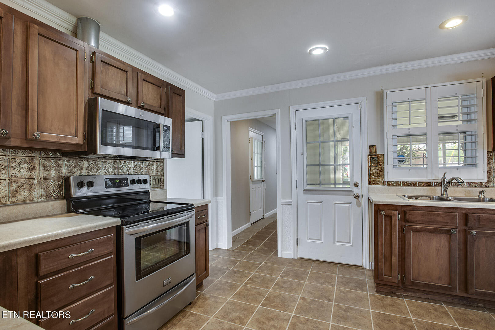 116 Arizona Road Oak Ridge, TN 37830 - Photo 10 of 42 10_ArizonaRoad_116_Kitchen02