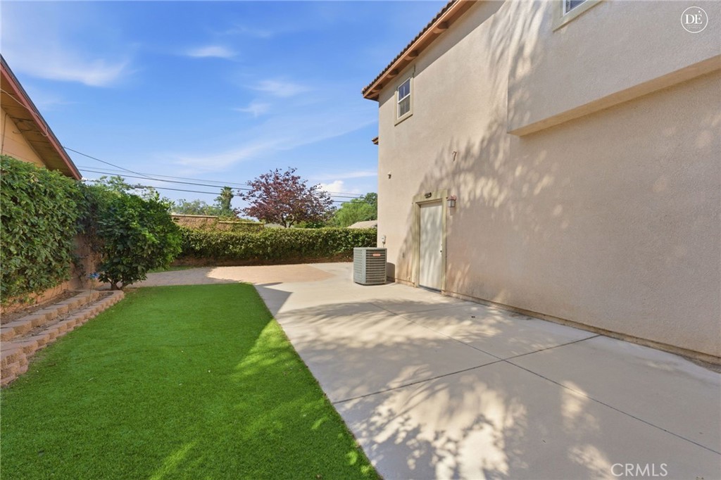 1686 Gilliam Court Riverside, CA 92501 - Photo 33 of 41