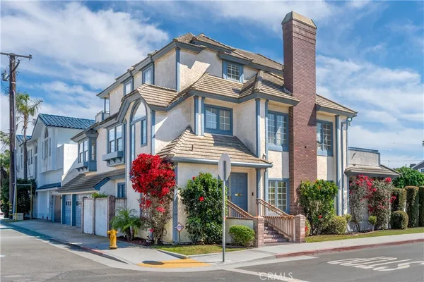 $2,975,000 | 40 East Neapolitan Lane, Long Beach, CA 90803