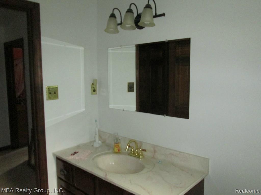8496 Rucker Road Grosse Ile, MI 48138 - Photo 28 of 39 IMG_6768.jpg