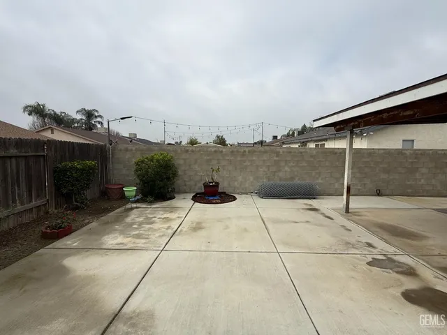 a view of outdoor space