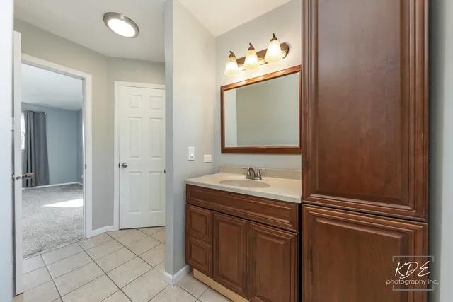 $3,350 | 350 Pearson Circle, Naperville, IL 60563