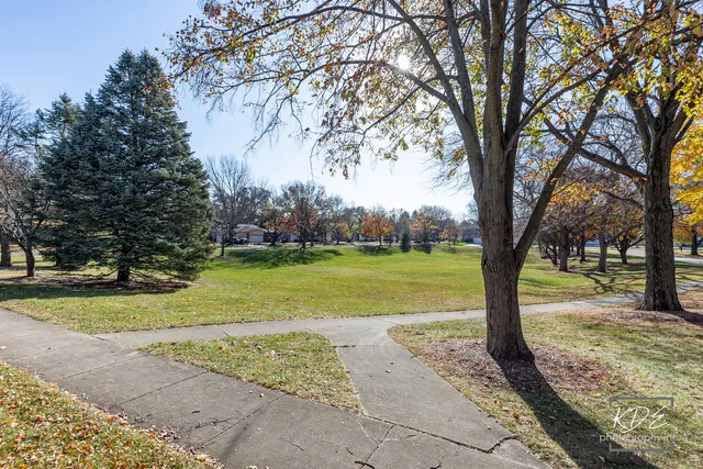 $3,350 | 350 Pearson Circle, Naperville, IL 60563