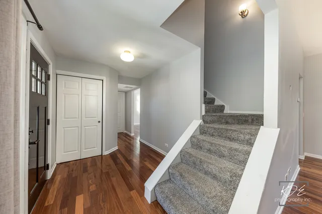 $3,350 | 350 Pearson Circle, Naperville, IL 60563