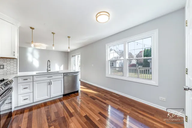 $3,350 | 350 Pearson Circle, Naperville, IL 60563