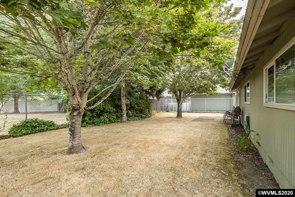 1609 Del Rio Avenue Southeast Albany, OR 97322 - Photo 30 of 36