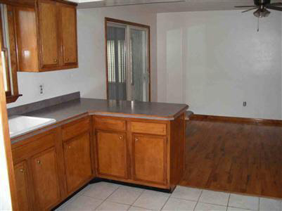 9445 Vassar Road Millington, MI 48746 - Photo 4 of 8 20137575-3.JPG