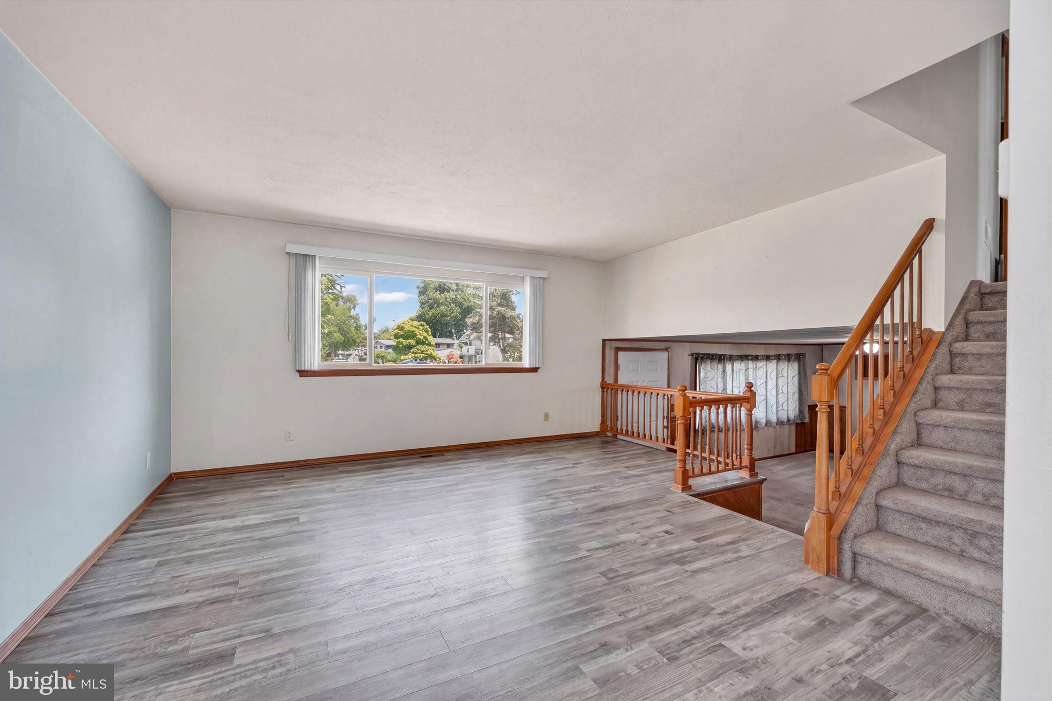 1301 Greentree Road Newark, DE 19713 - Photo 7 of 30 Spacious living area with natural light.