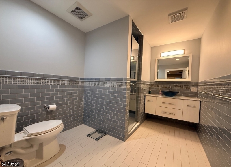 40 Rumson Road Livingston, NJ 07039 - Photo 13 of 32
