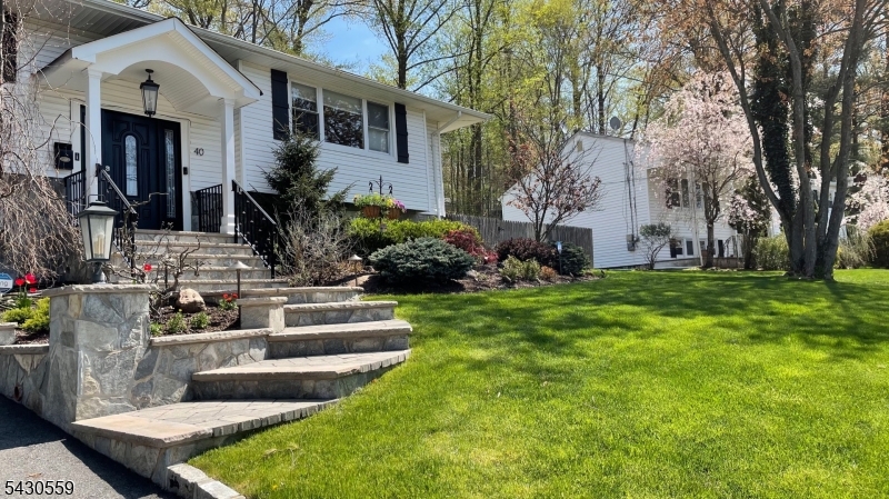 40 Rumson Road Livingston, NJ 07039 - Photo 2 of 32