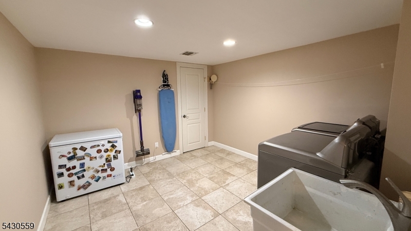 40 Rumson Road Livingston, NJ 07039 - Photo 28 of 32