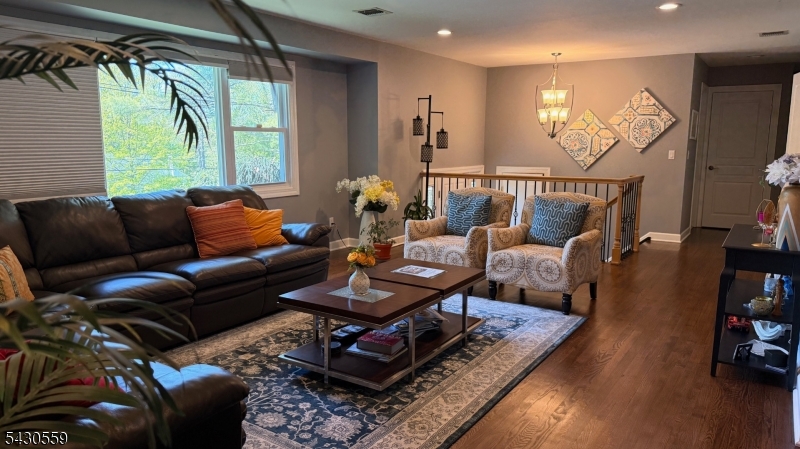 40 Rumson Road Livingston, NJ 07039 - Photo 3 of 32