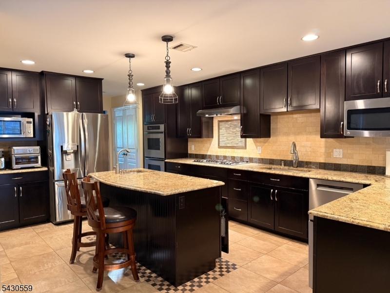40 Rumson Road Livingston, NJ 07039 - Photo 6 of 32