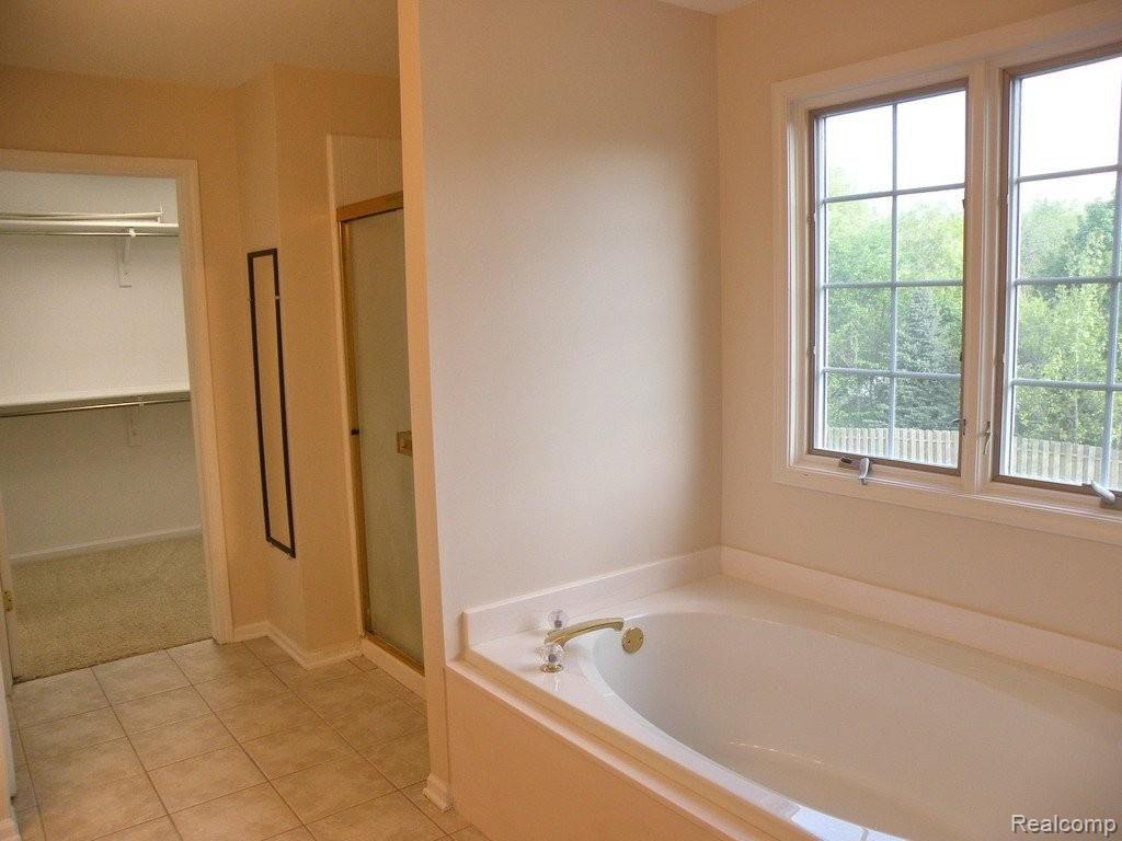 728 Bliss Drive Rochester, MI 48307 - Photo 13 of 23 Master Bath